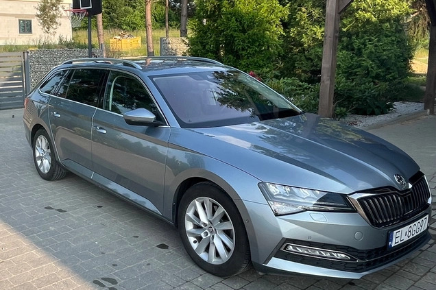 Skoda Superb cena 84000 przebieg: 123400, rok produkcji 2019 z Łódź małe 232